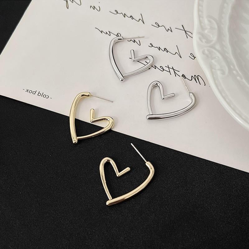 Gap-shaped Heart Silver Needle Earrings