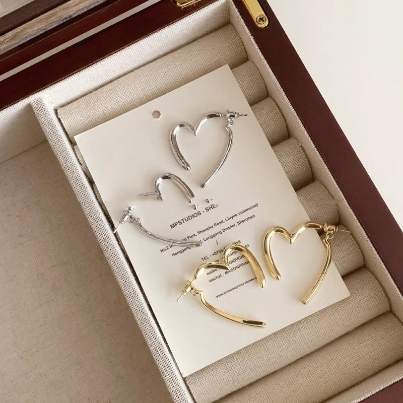 Silver Needle Metal Heart Earrings Women's High-End Style
